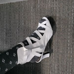 Sz 9.5 Array ankle heels